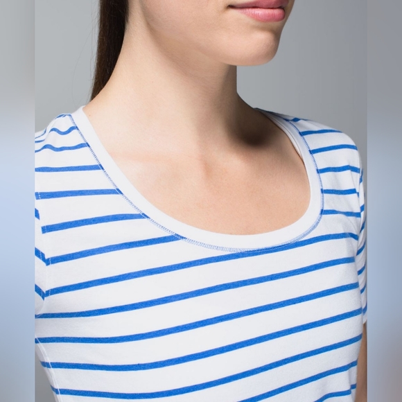 LULULEMON  Every Yogi Tee,Blue White Stripes, Small, EUC - Picture 8 of 10